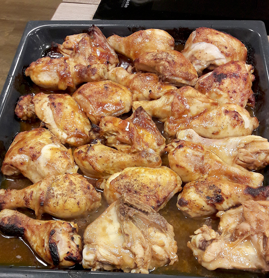 [:el]Μπουτάκια κοτόπουλου με σάλτσα bbq[:en]Chicken dumplings with bbq sauce[:]