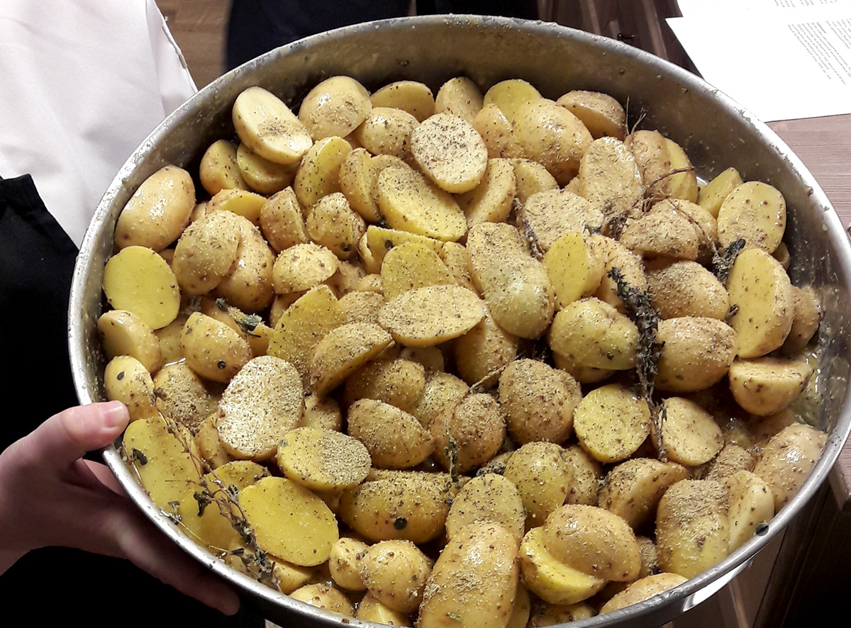 [:el]Πατατούλες πορτοκαλομουσταρδένιες[:en]Baby potatoes with orange juice and mustard[:]